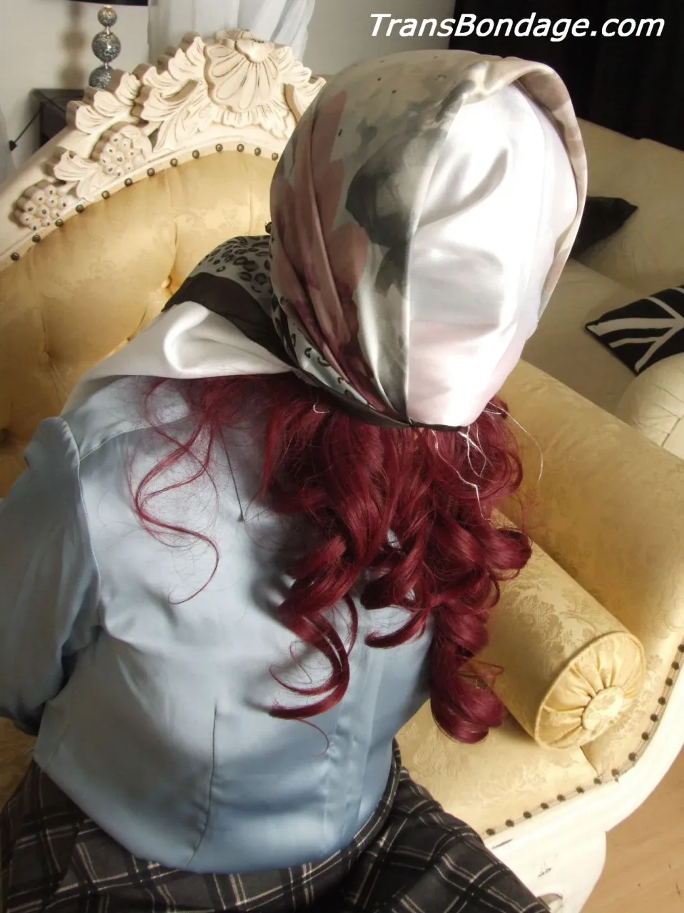 Ella Night - All Scarfed Up